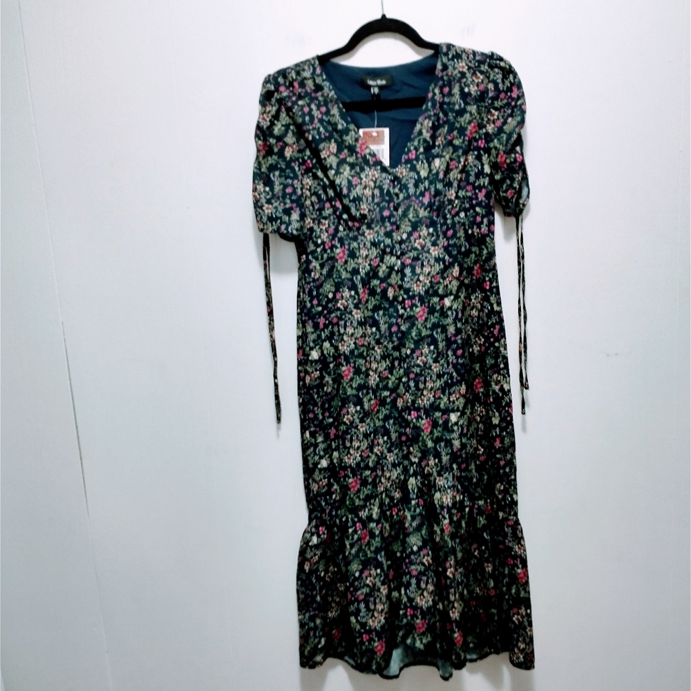NWT Lea + Viola midi floral dress with short sleeves